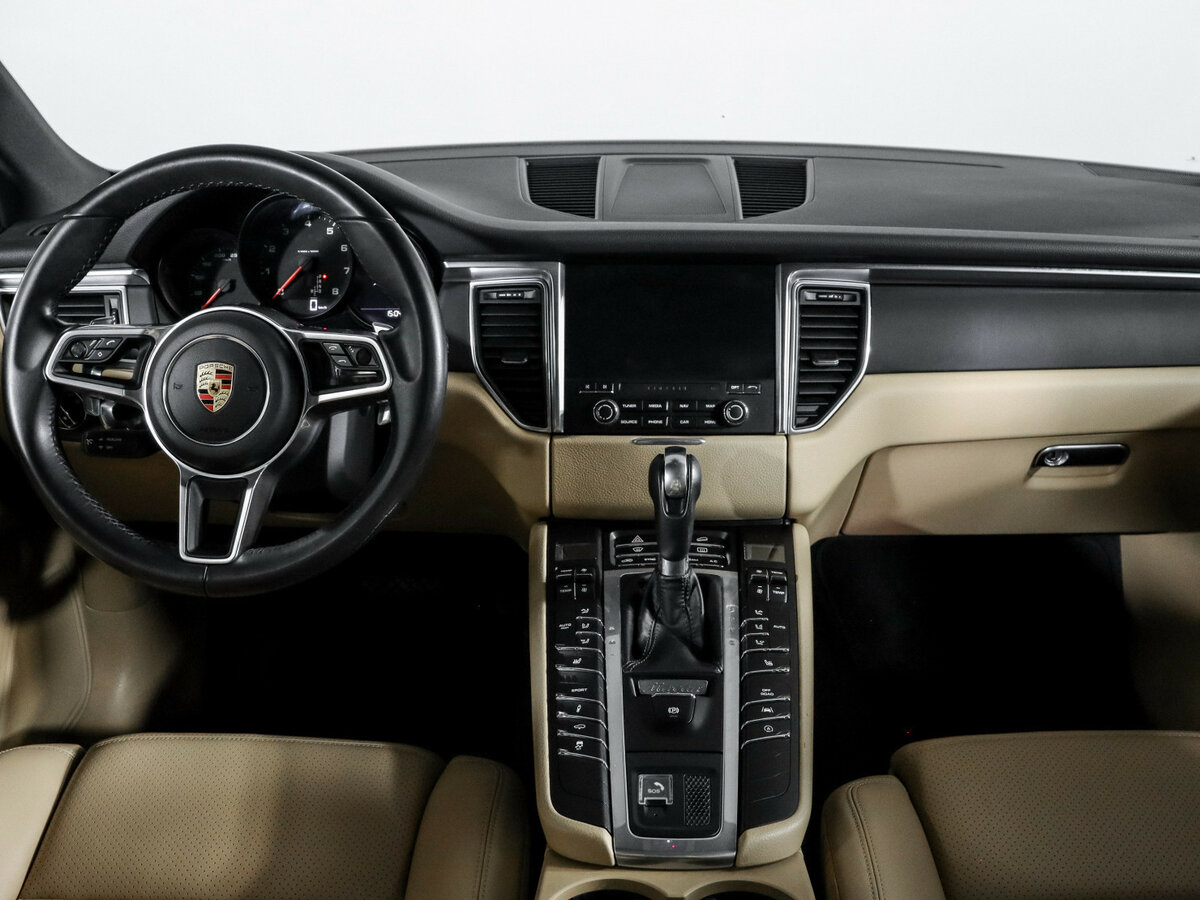Porsche Macan с пробегом — 2018 год. Фото: #11