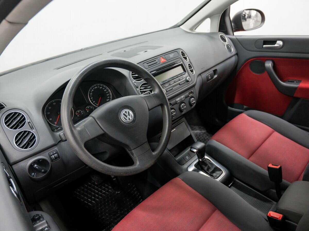 Volkswagen Golf Plus с пробегом — 2008 год. Фото: #11