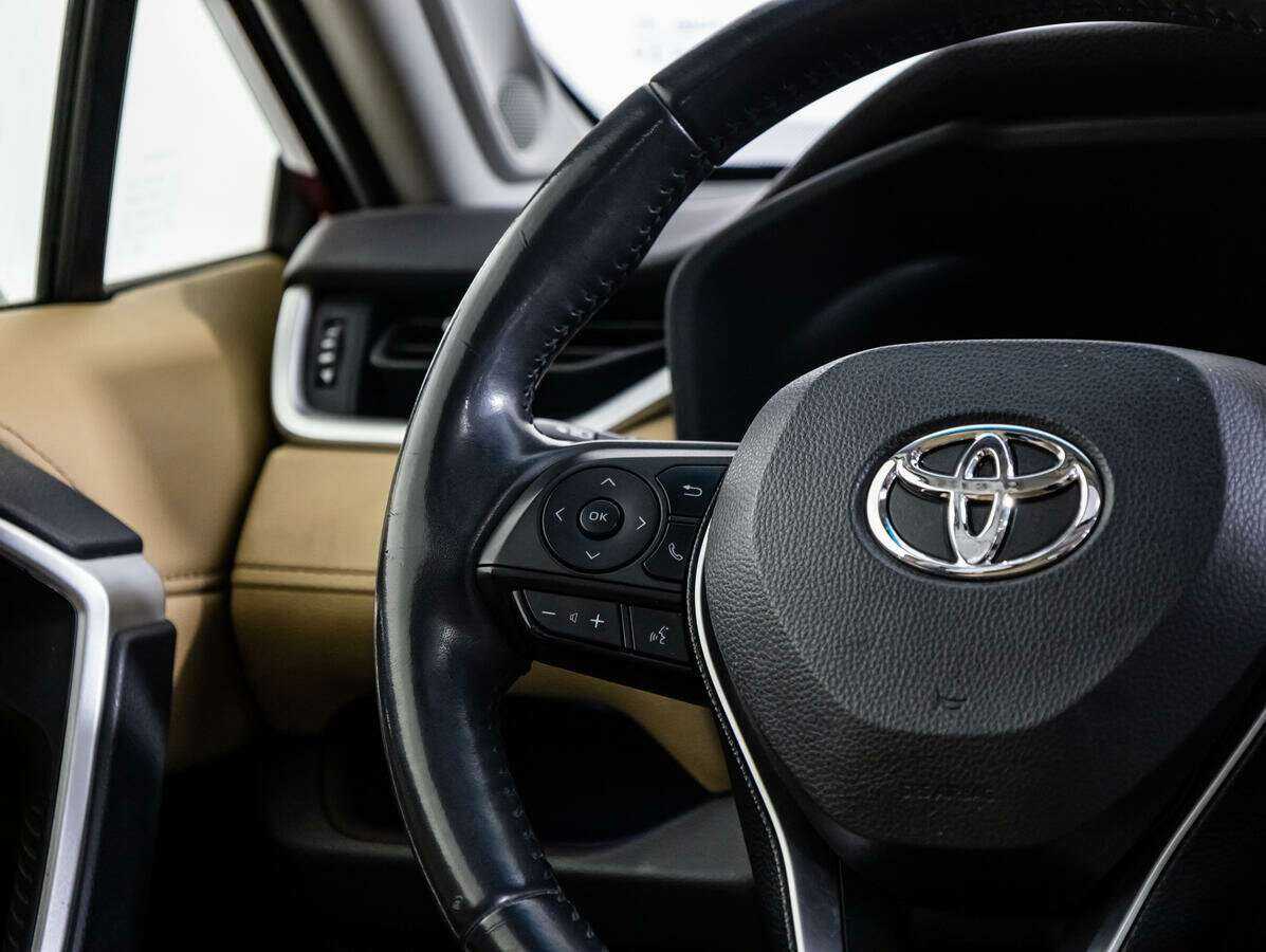 Toyota RAV4 с пробегом — 2019 год. Фото: #19