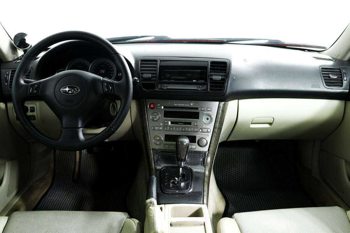 Subaru Outback с пробегом — 2004 год. Фото: #10