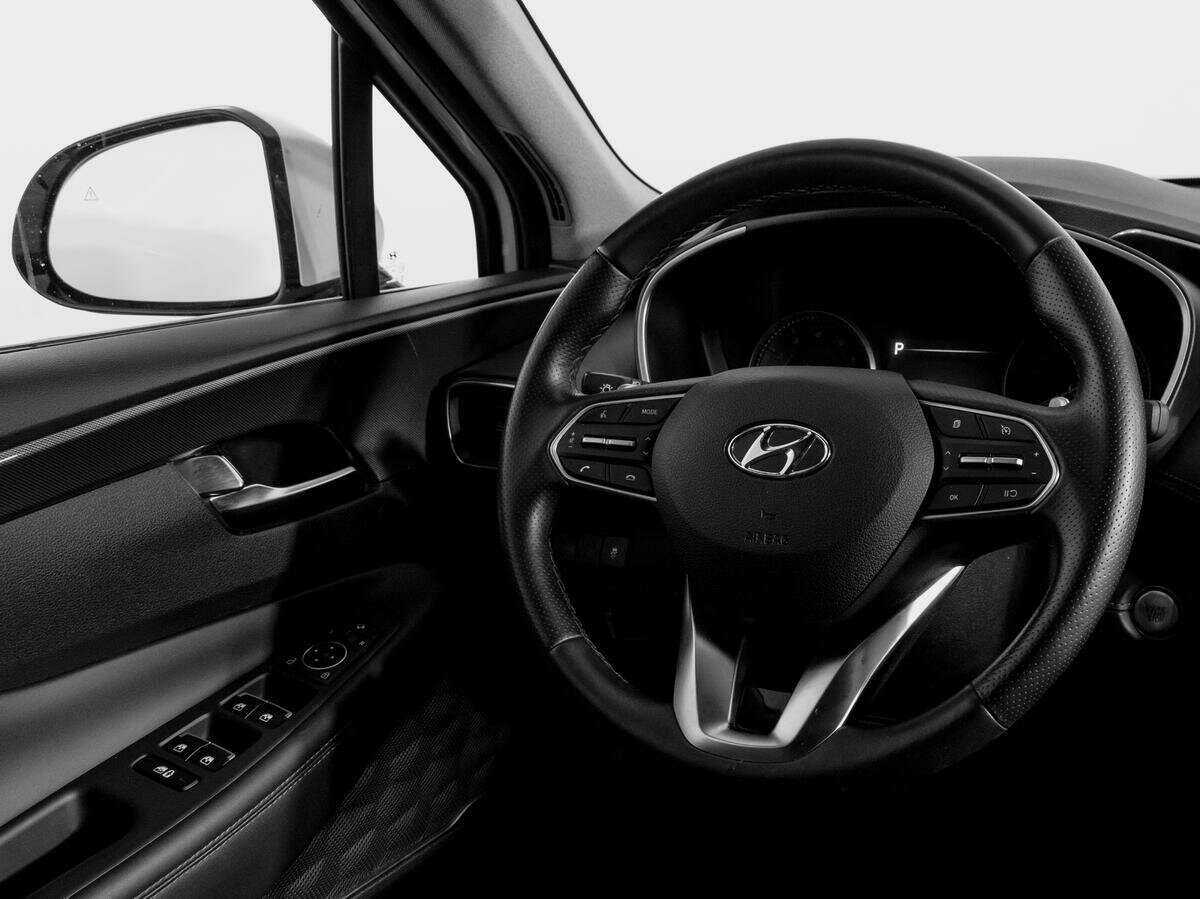Hyundai Santa Fe с пробегом — 2023 год. Фото: #13
