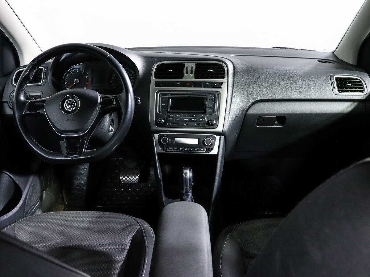 Volkswagen Polo с пробегом — 2016 год. Фото: #11