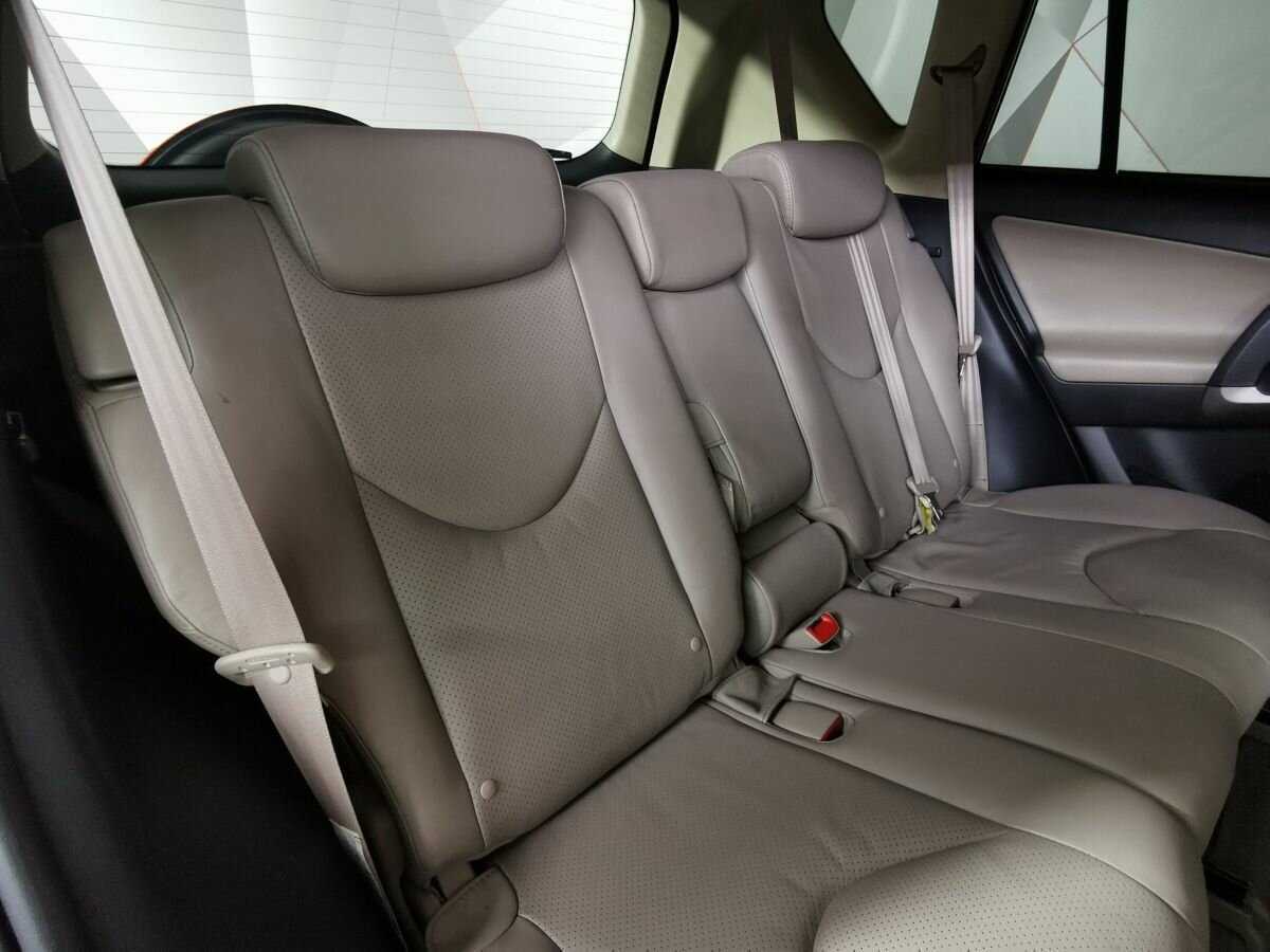 Toyota RAV4 с пробегом — 2008 год. Фото: #12
