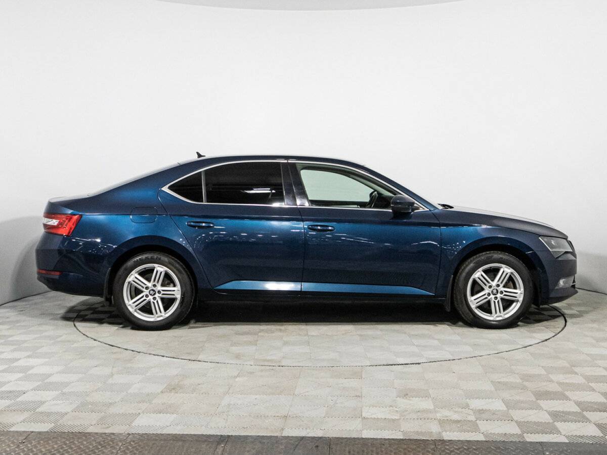 Skoda Superb с пробегом — 2015 год. Фото: #3