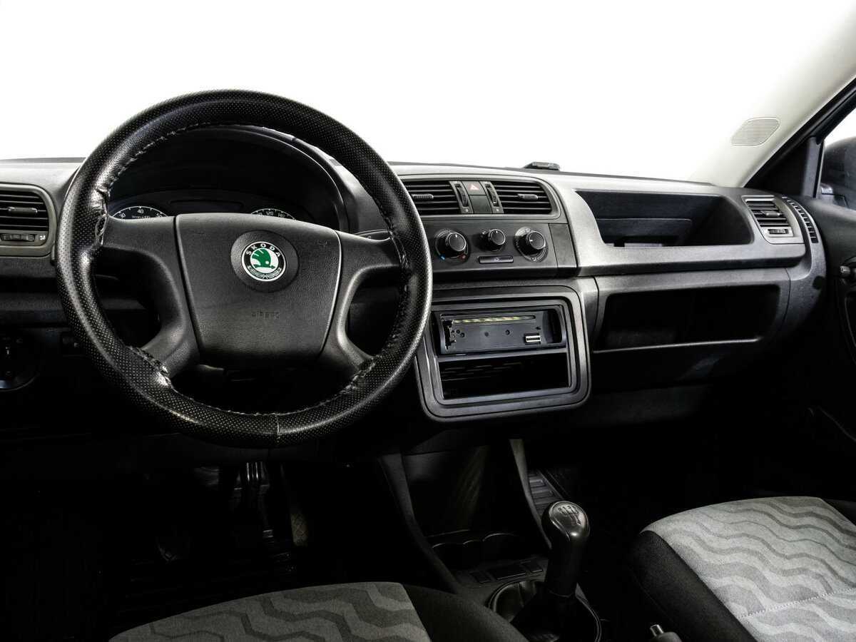 Skoda Fabia с пробегом — 2008 год. Фото: #10