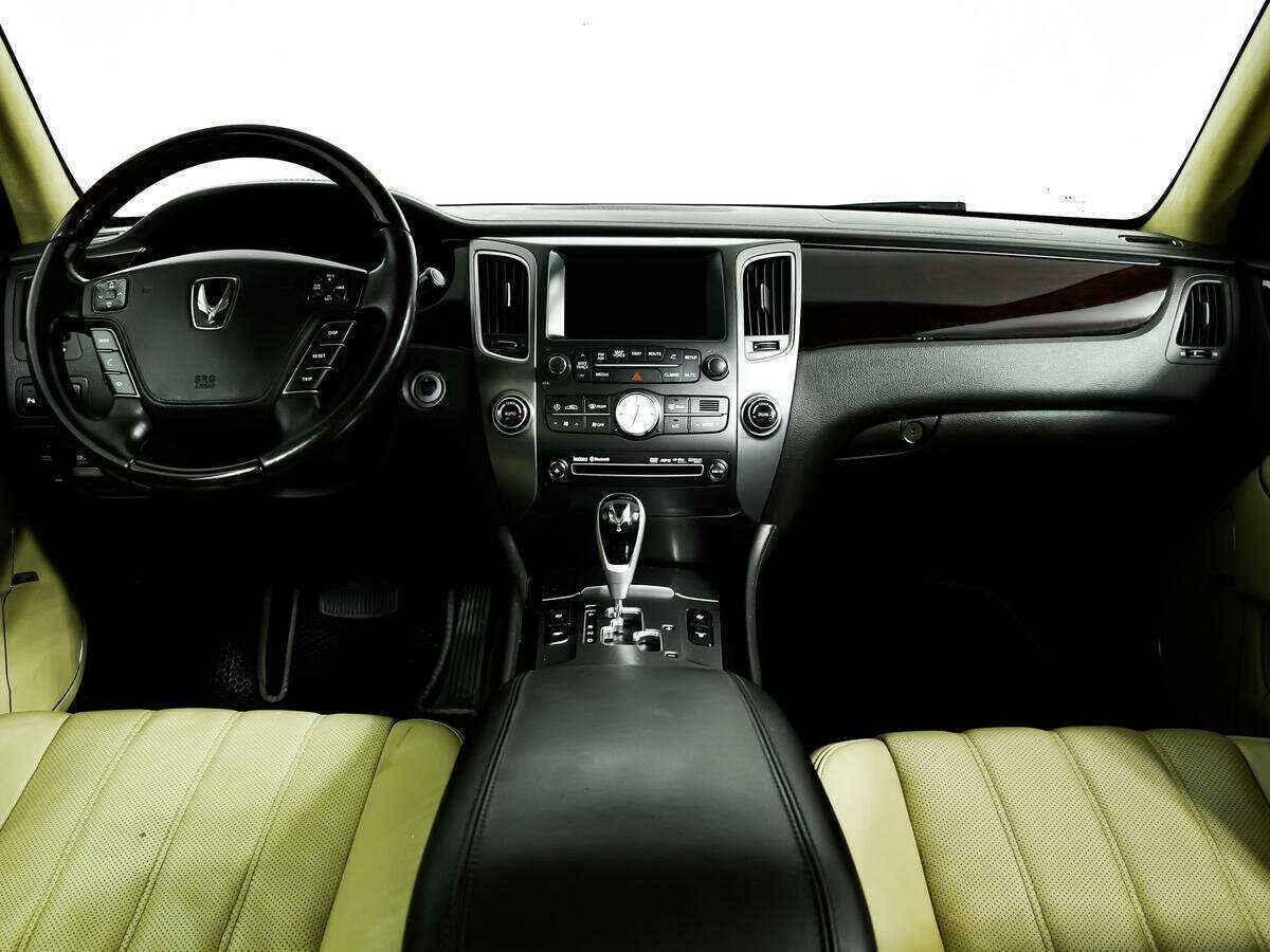 Hyundai Equus с пробегом — 2012 год. Фото: #10