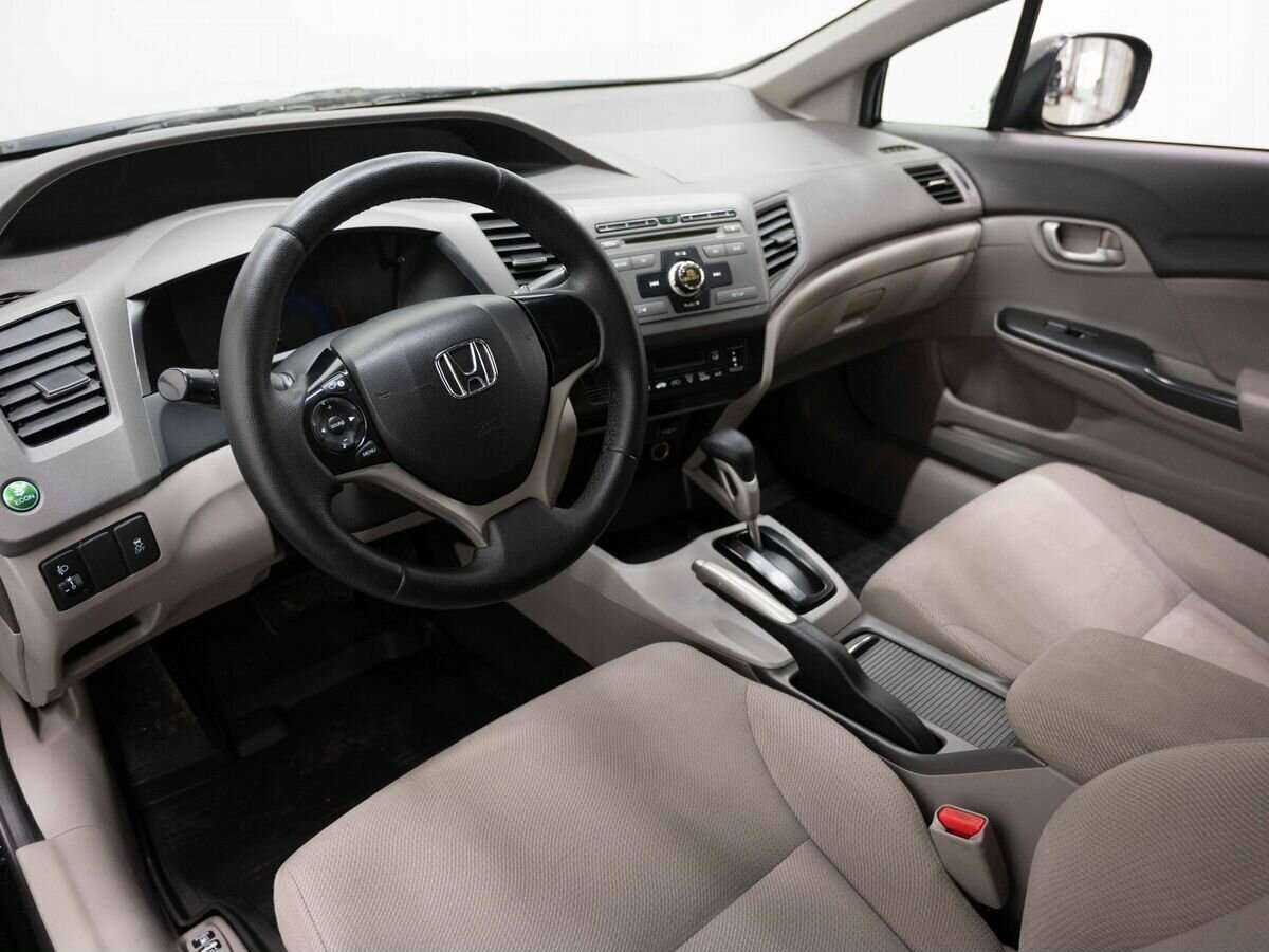 Honda Civic с пробегом — 2012 год. Фото: #6