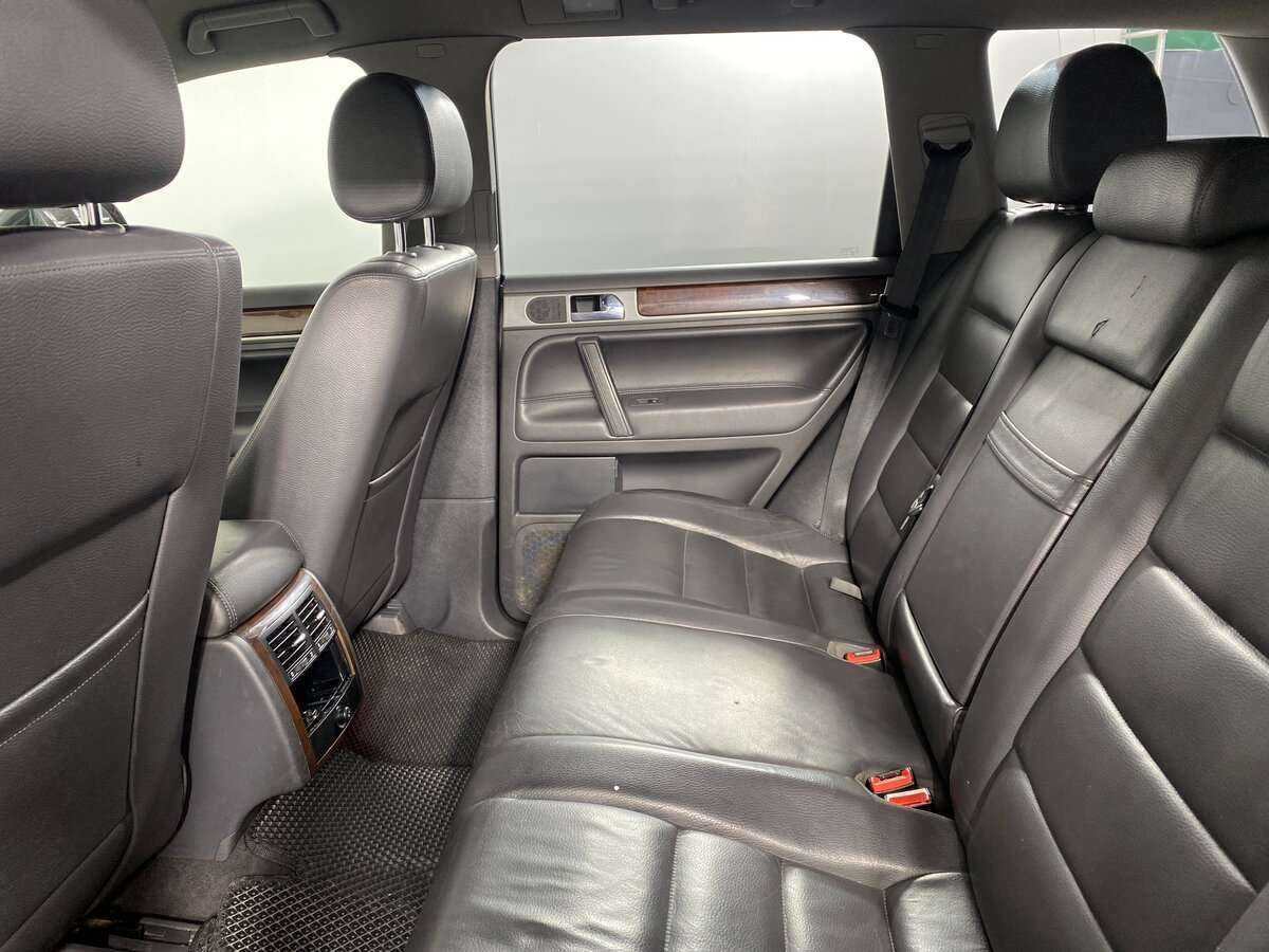 Volkswagen Touareg с пробегом — 2008 год. Фото: #7