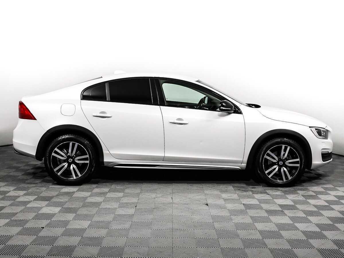 Volvo S60 Cross Country с пробегом — 2015 год. Фото: #3