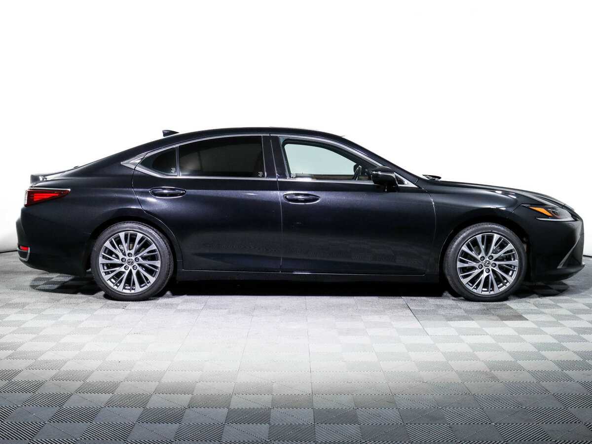 Lexus ES с пробегом — 2019 год. Фото: #3