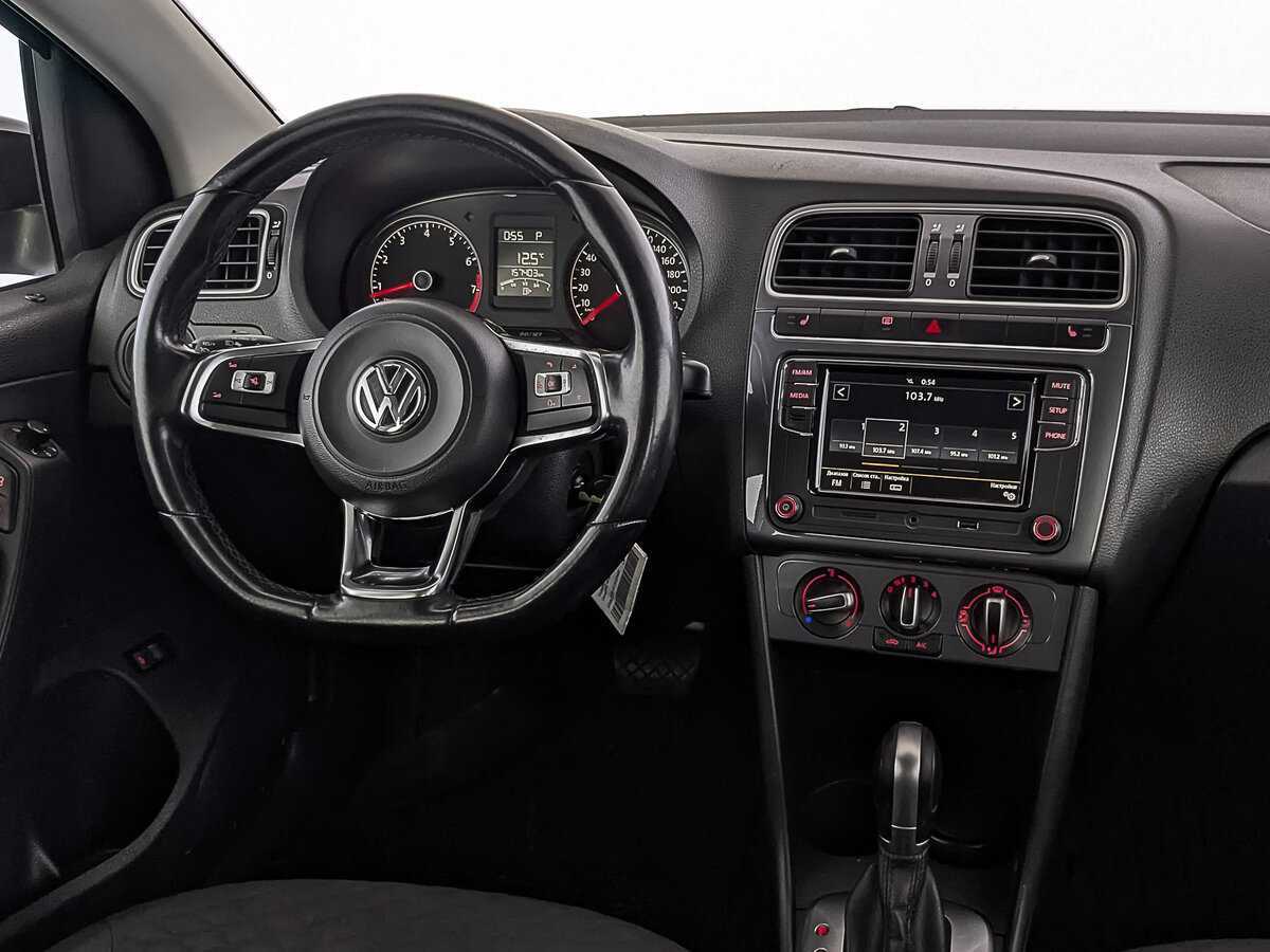 Volkswagen Polo с пробегом — 2019 год. Фото: #24