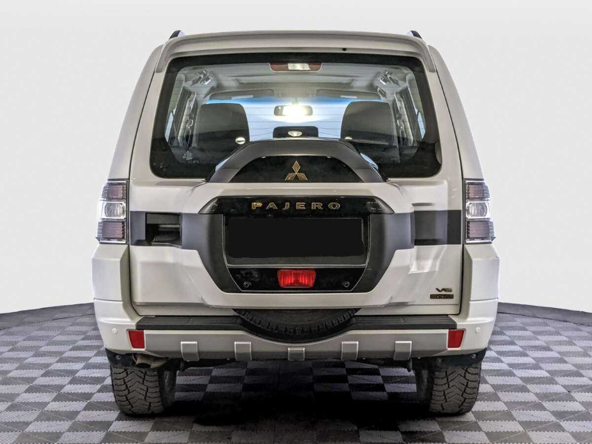 Mitsubishi Pajero с пробегом — 2021 год. Фото: #5