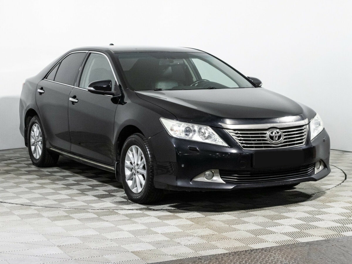 Toyota Camry с пробегом — 2014 год. Фото: #2