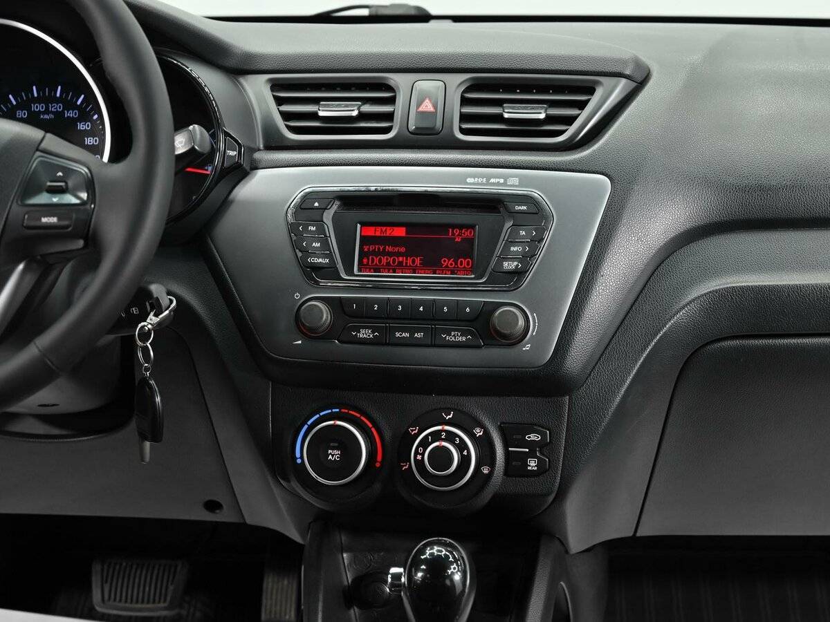 Kia Rio с пробегом — 2014 год. Фото: #8
