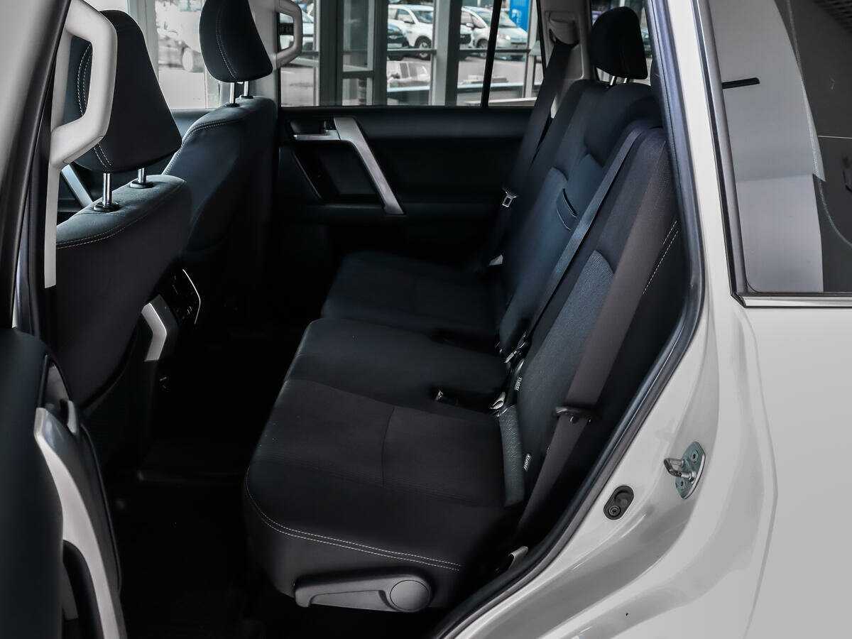 Toyota Land Cruiser Prado с пробегом — 2019 год. Фото: #9