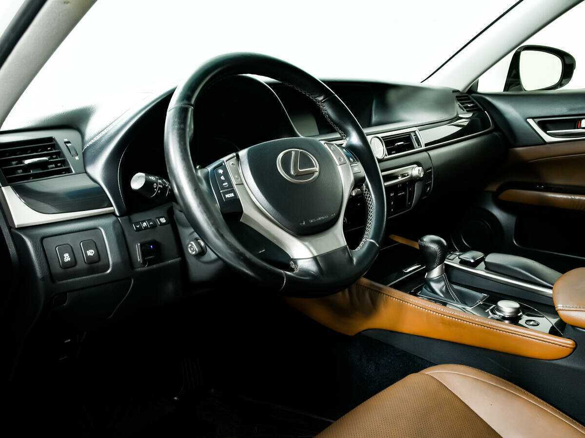 Lexus GS с пробегом — 2012 год. Фото: #12