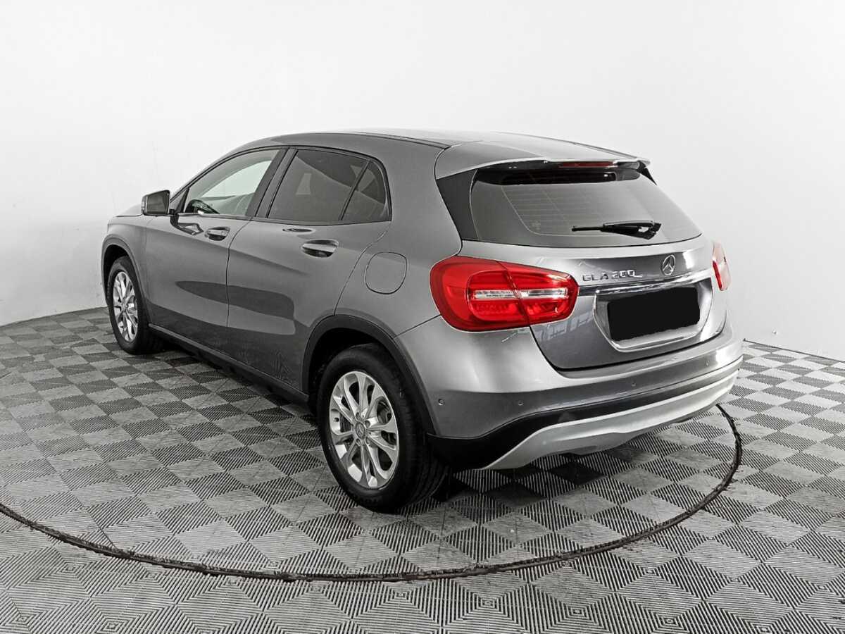 Mercedes-Benz GLA с пробегом — 2015 год. Фото: #6
