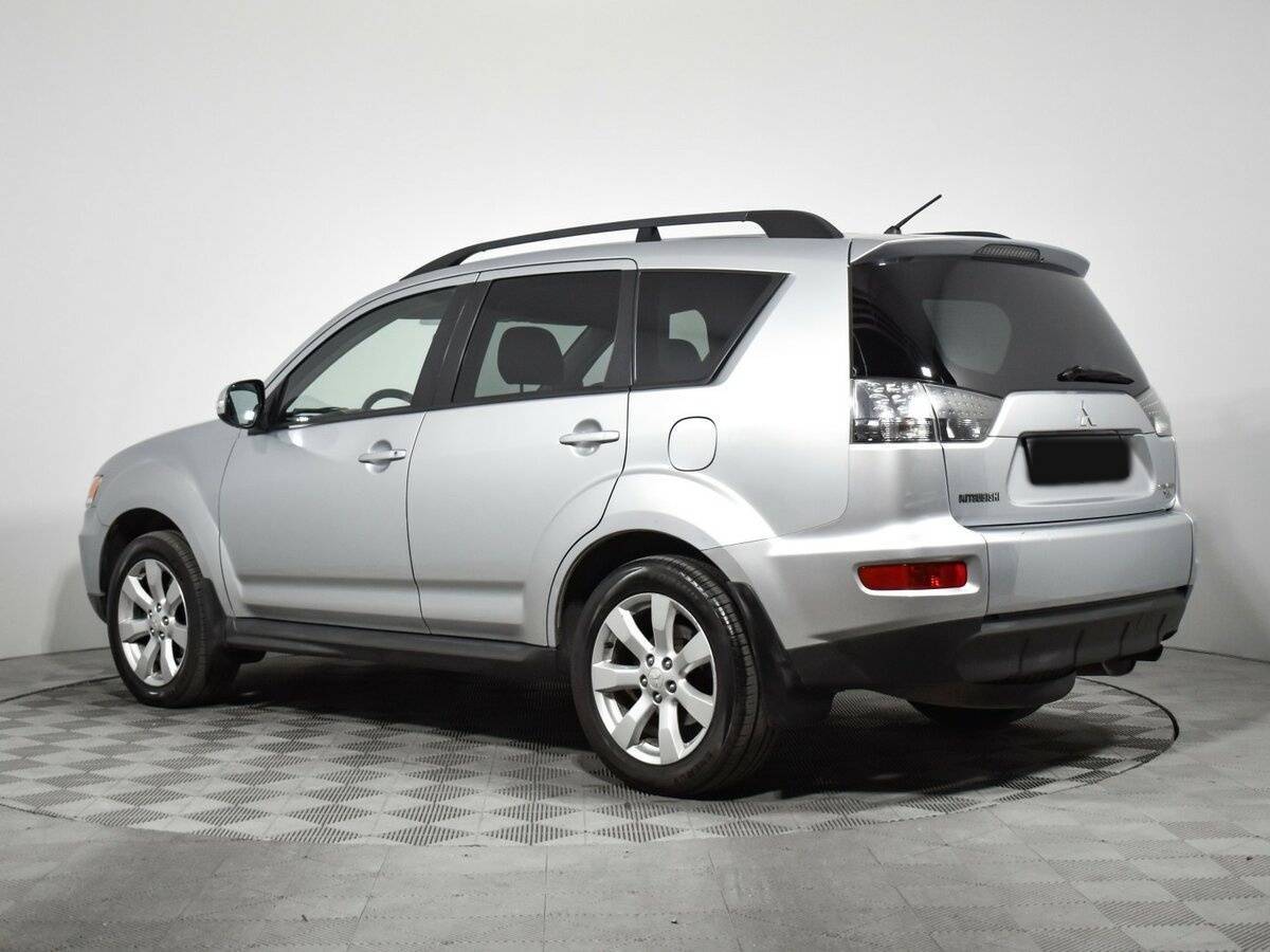 Mitsubishi Outlander с пробегом — 2011 год. Фото: #6
