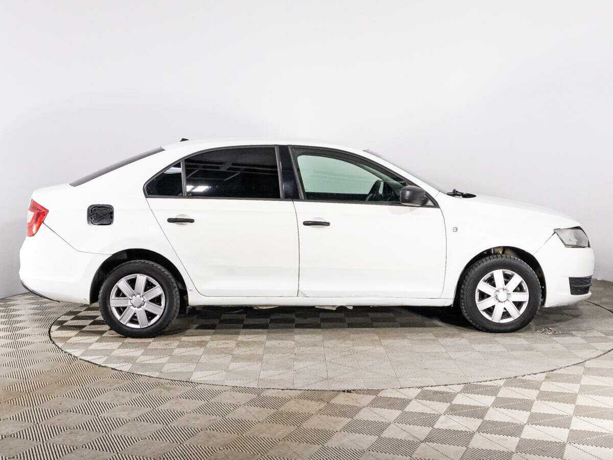 Skoda Rapid с пробегом — 2016 год. Фото: #1