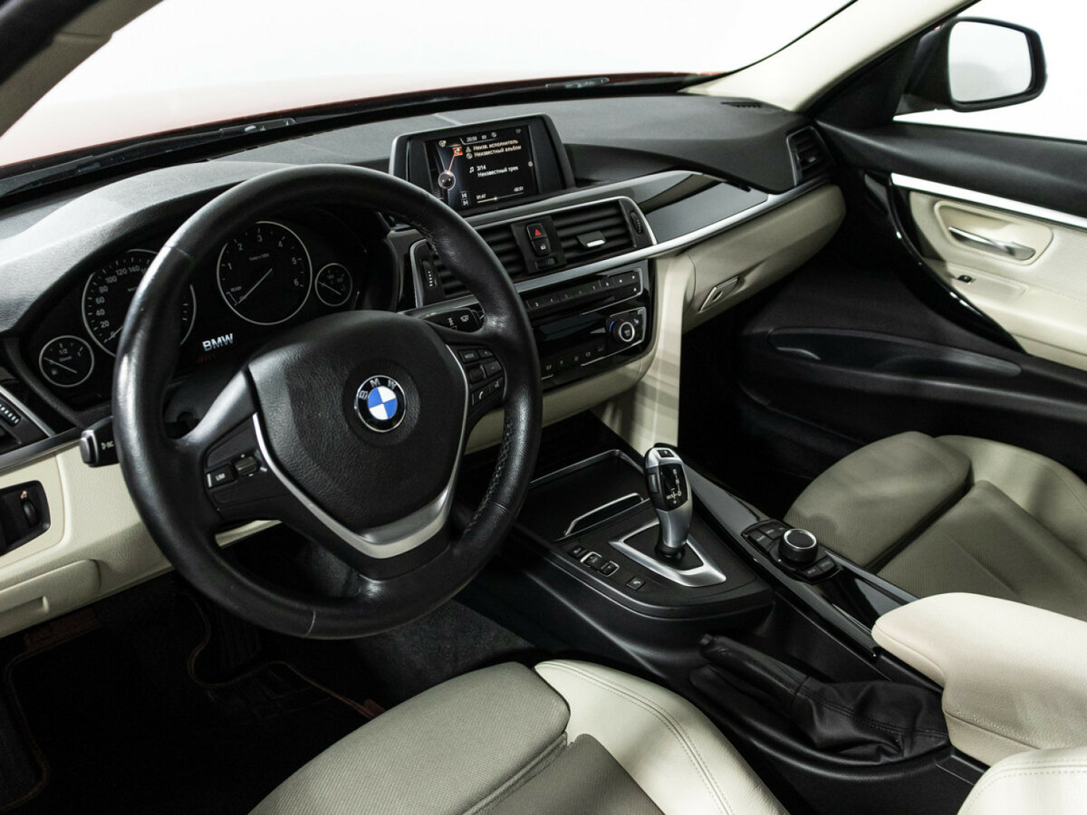 BMW 3 серии с пробегом — 2016 год. Фото: #10
