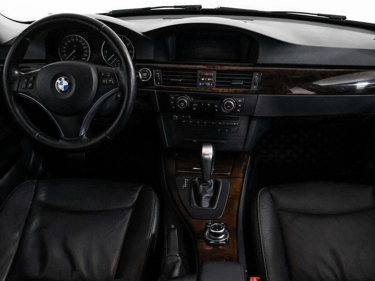 BMW 3 серии с пробегом — 2011 год. Фото: #13