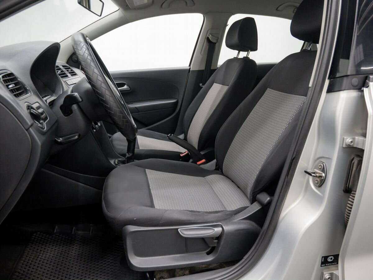 Volkswagen Polo с пробегом — 2010 год. Фото: #11