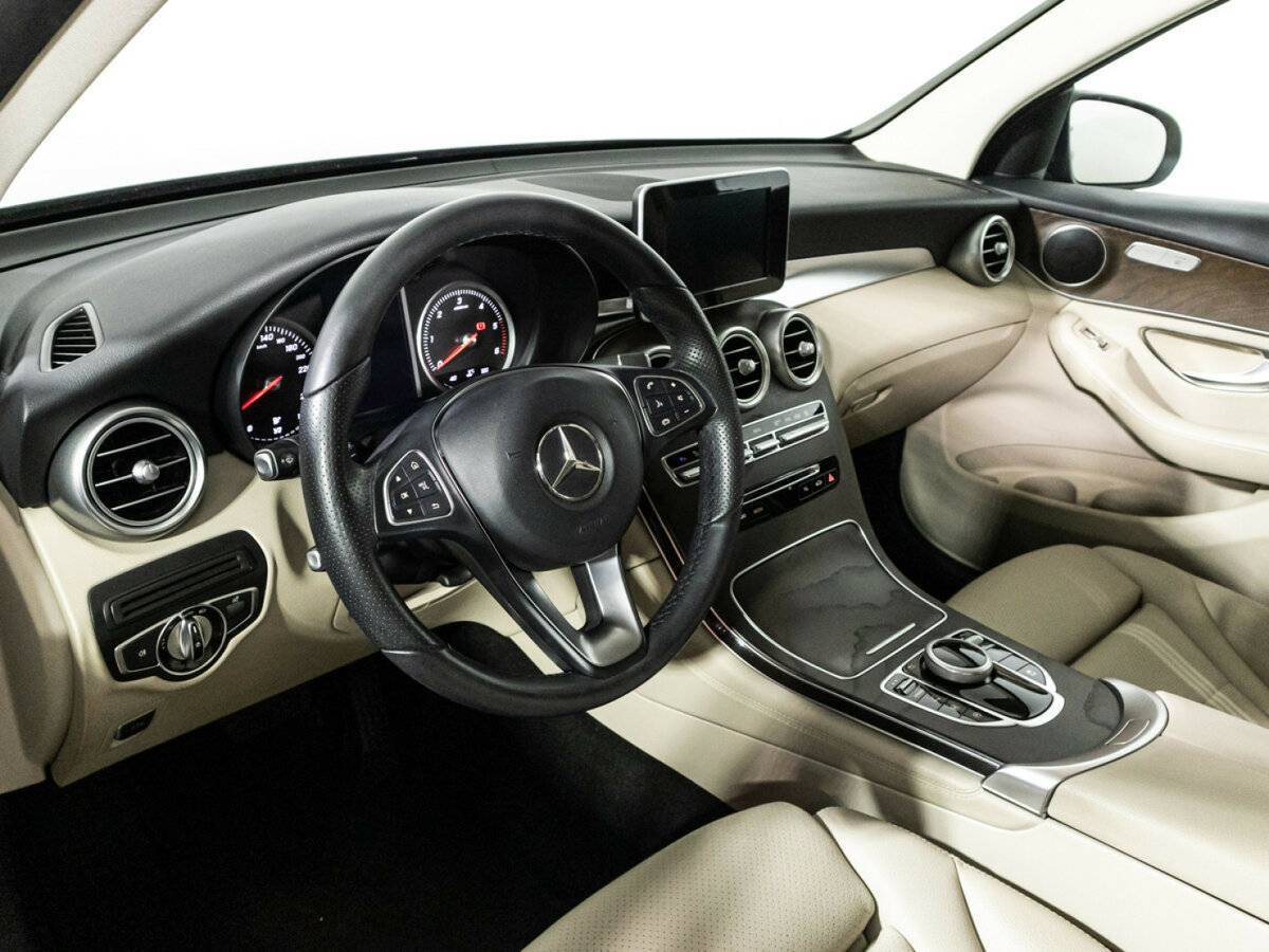 Mercedes-Benz GLC с пробегом — 2016 год. Фото: #10