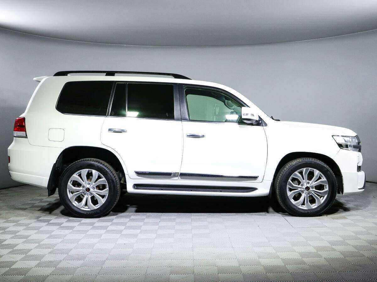 Toyota Land Cruiser с пробегом — 2016 год. Фото: #3