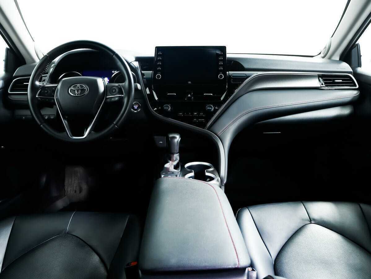 Toyota Camry с пробегом — 2021 год. Фото: #8