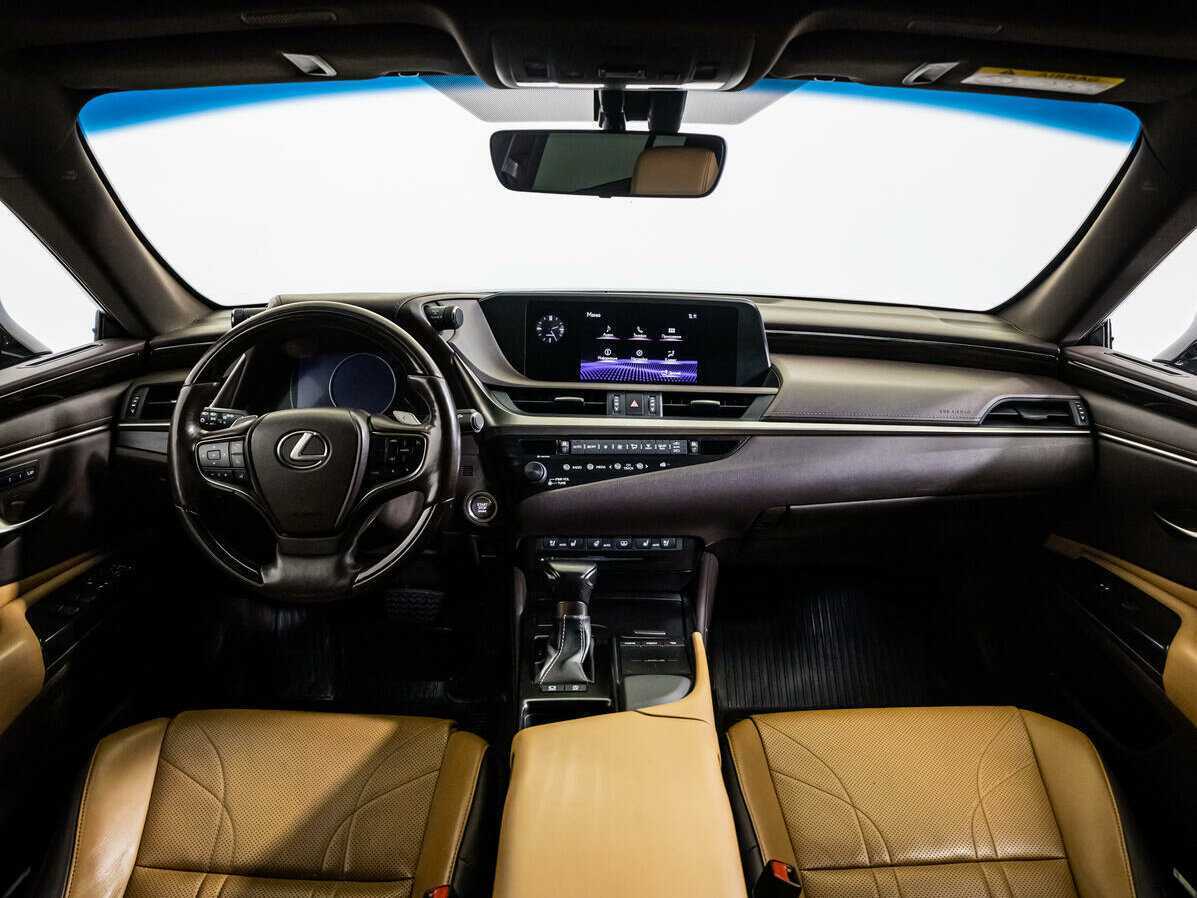 Lexus ES с пробегом — 2019 год. Фото: #11