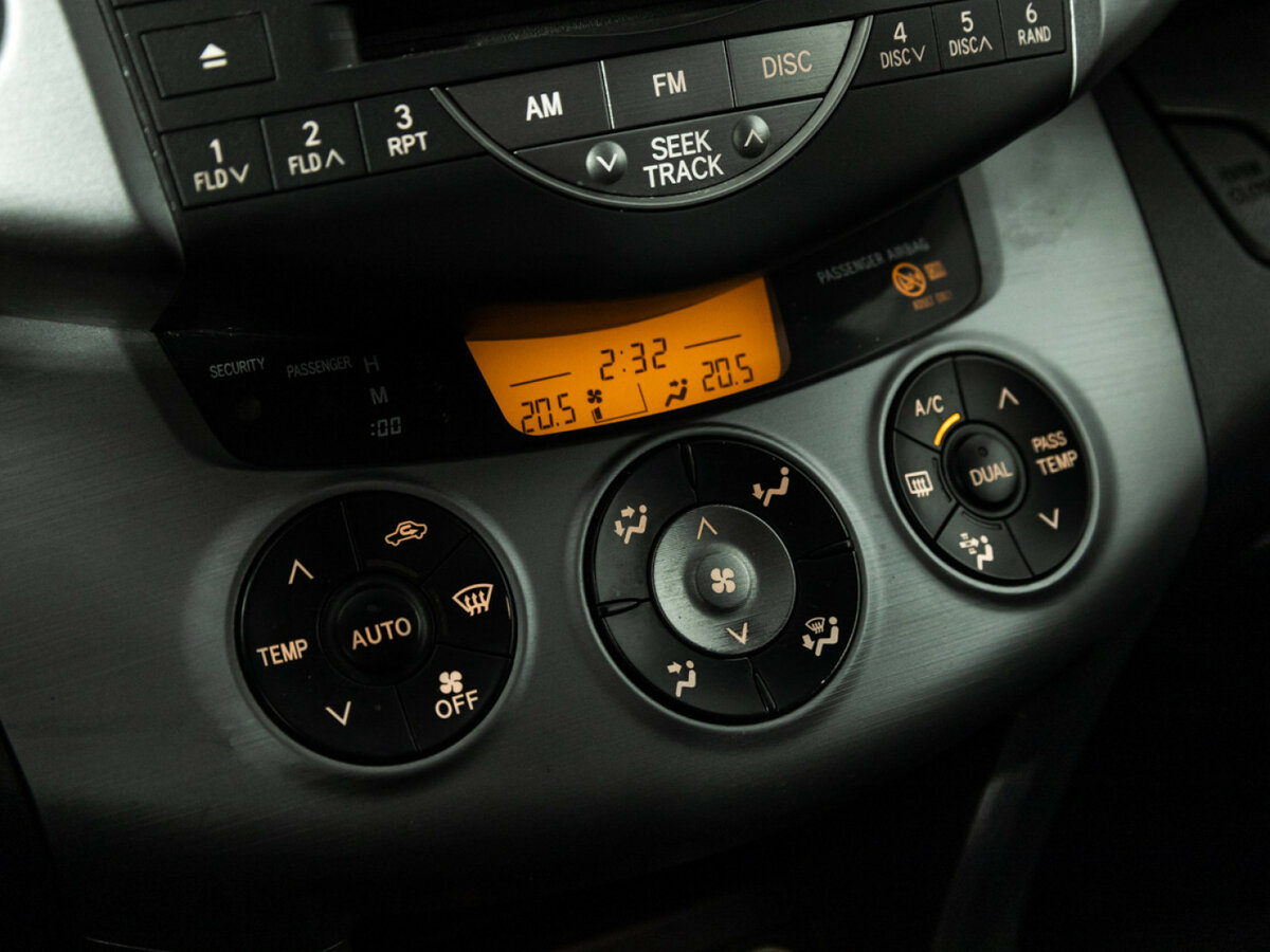 Toyota RAV4 с пробегом — 2008 год. Фото: #12