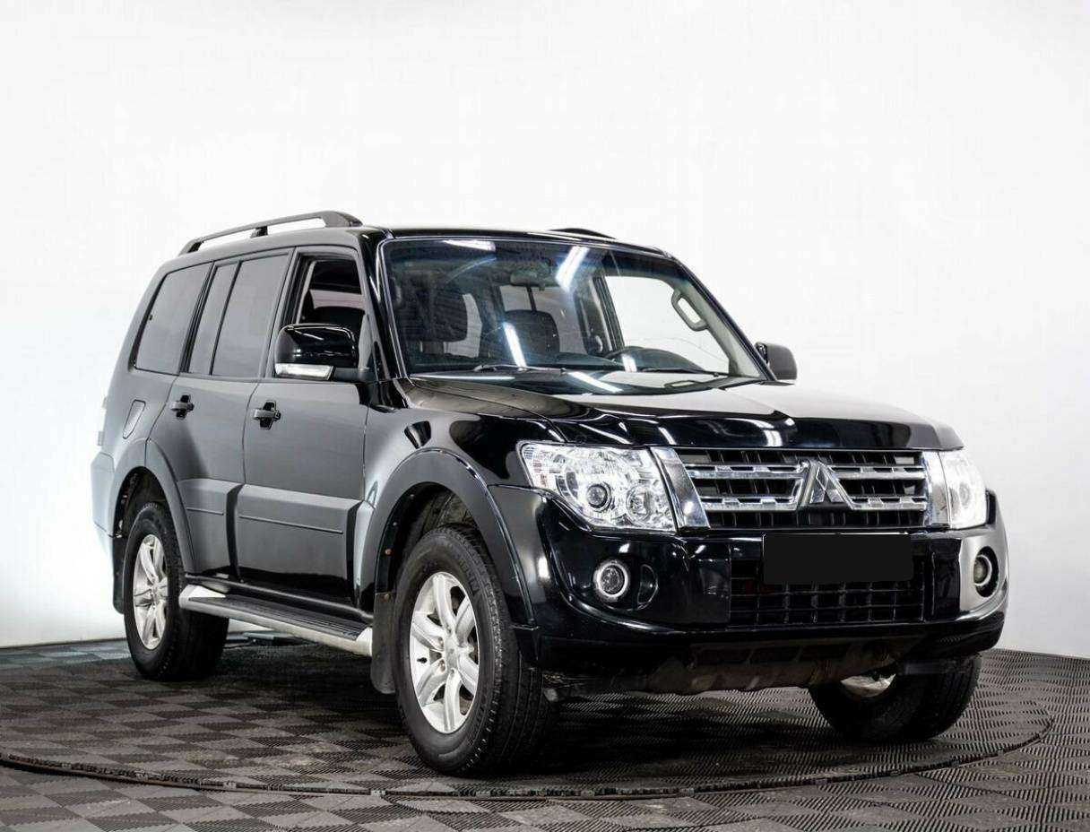 Mitsubishi Pajero с пробегом — 2011 год. Фото: #2