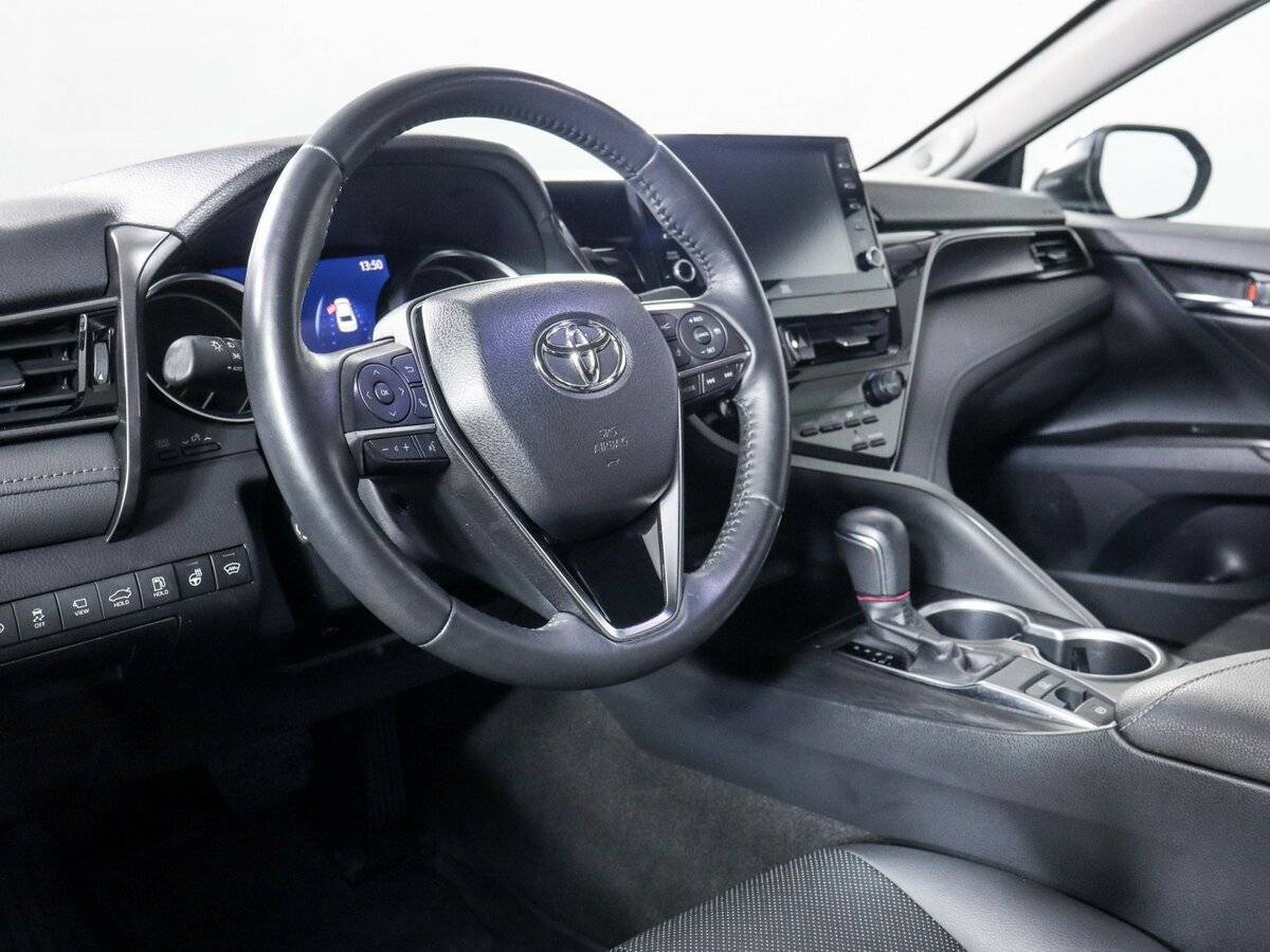 Toyota Camry с пробегом — 2021 год. Фото: #10