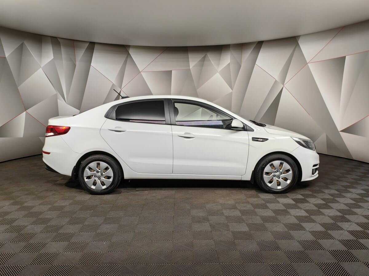 Kia Rio с пробегом — 2017 год. Фото: #5