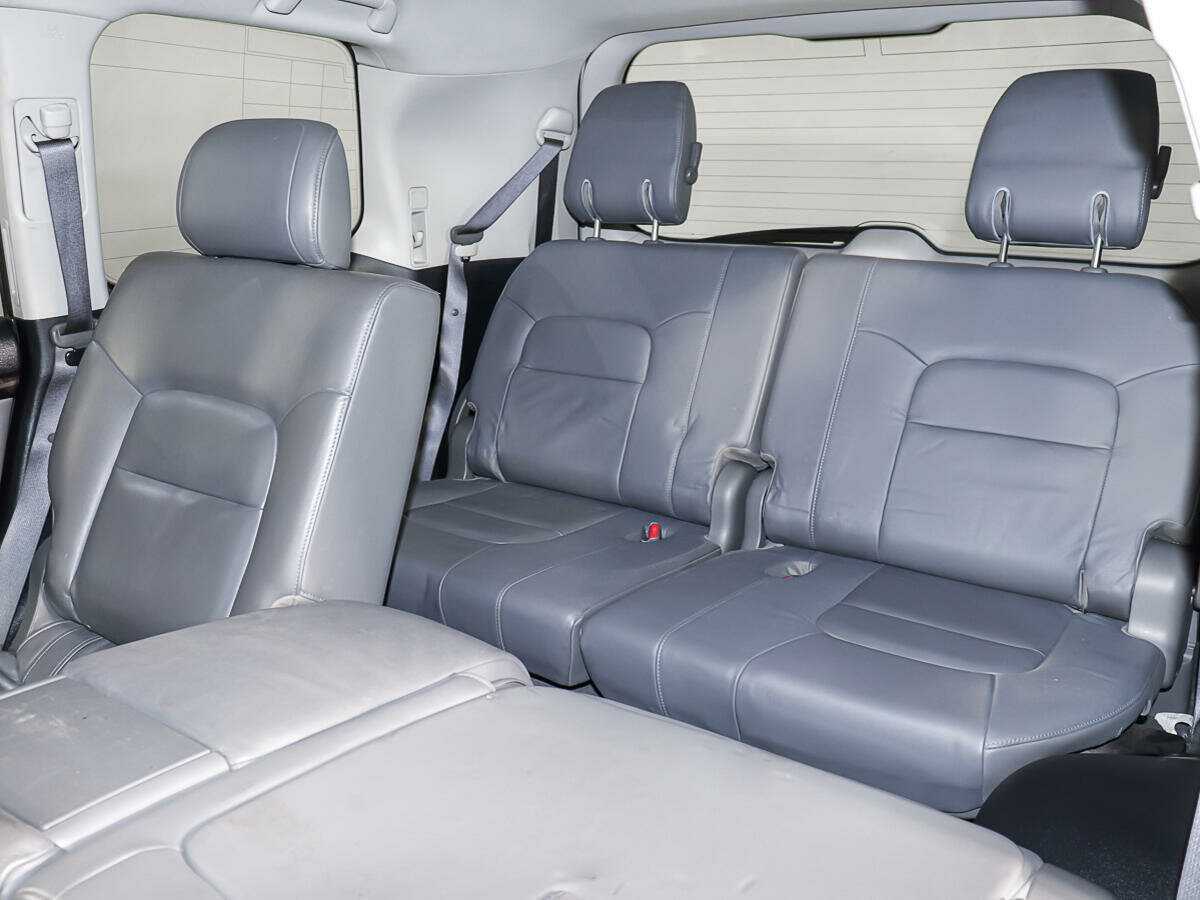 Toyota Land Cruiser с пробегом — 2009 год. Фото: #10