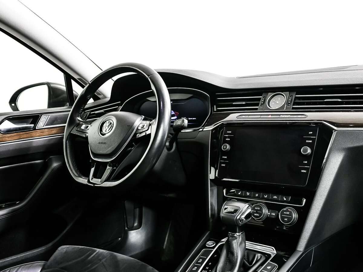 Volkswagen Passat с пробегом — 2017 год. Фото: #8
