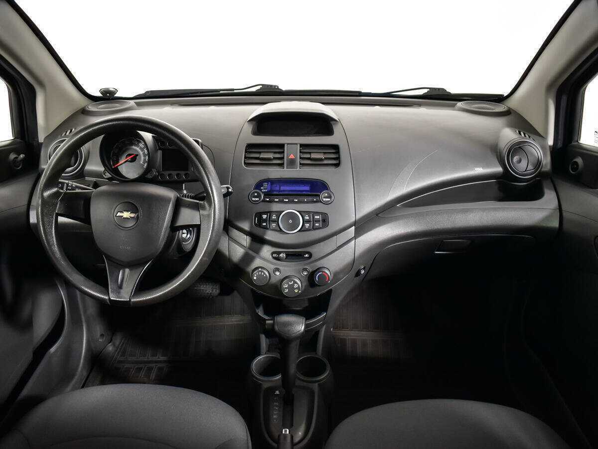 Chevrolet Spark с пробегом — 2012 год. Фото: #11