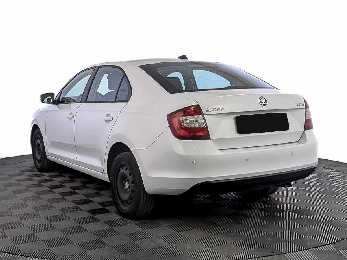 Skoda Rapid с пробегом — 2019 год. Фото: #6