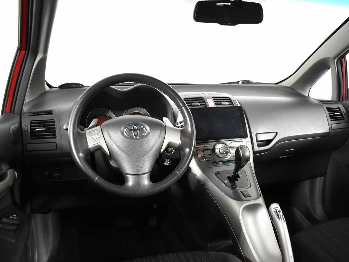 Toyota Auris с пробегом — 2007 год. Фото: #11