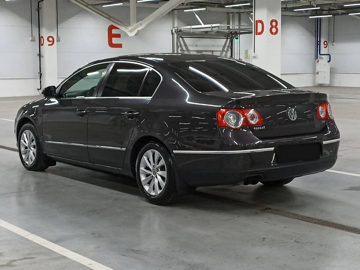 Volkswagen Passat с пробегом — 2010 год. Фото: #6