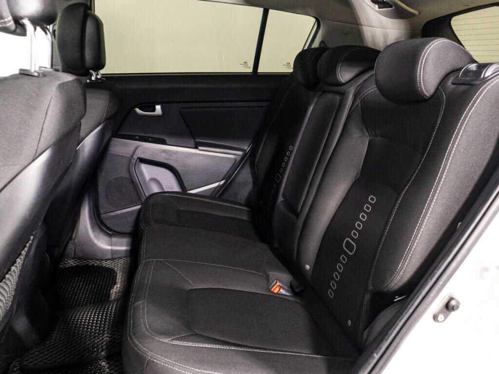 Kia Sportage с пробегом — 2010 год. Фото: #9