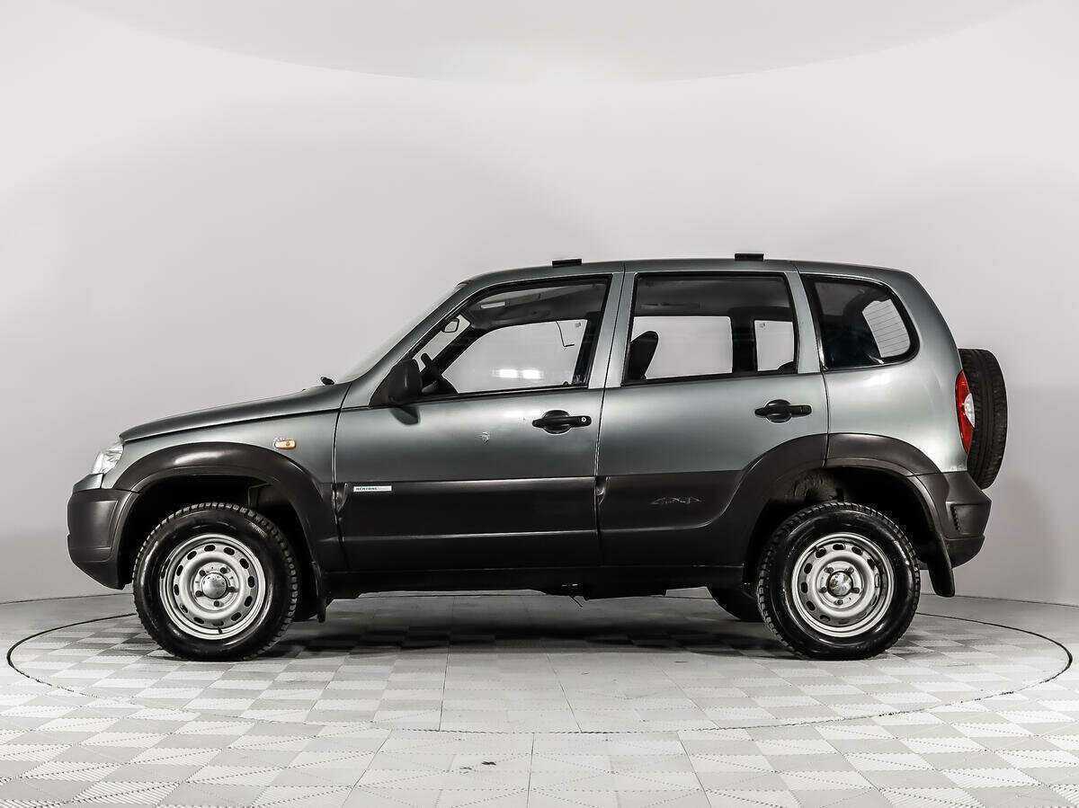 Chevrolet Niva с пробегом — 2011 год. Фото: #7
