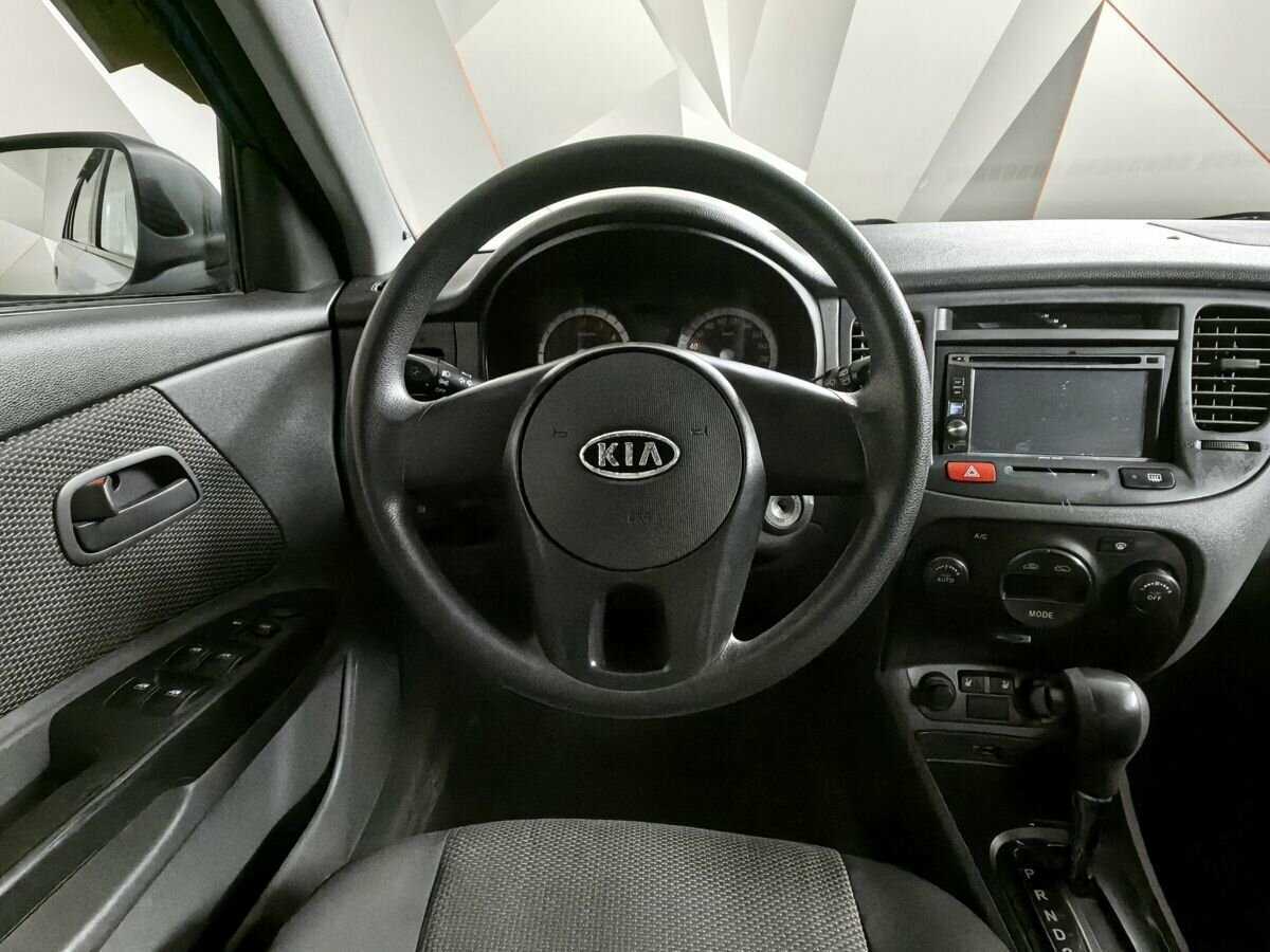 Kia Rio с пробегом — 2010 год. Фото: #14