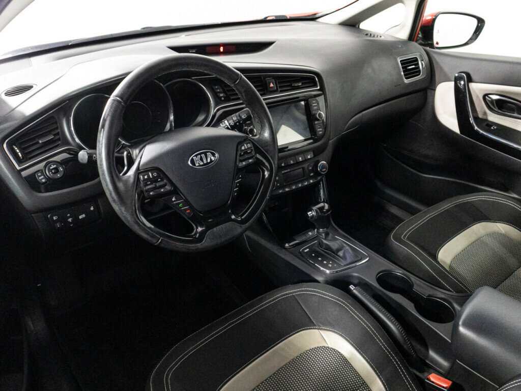 Kia Ceed с пробегом — 2015 год. Фото: #10