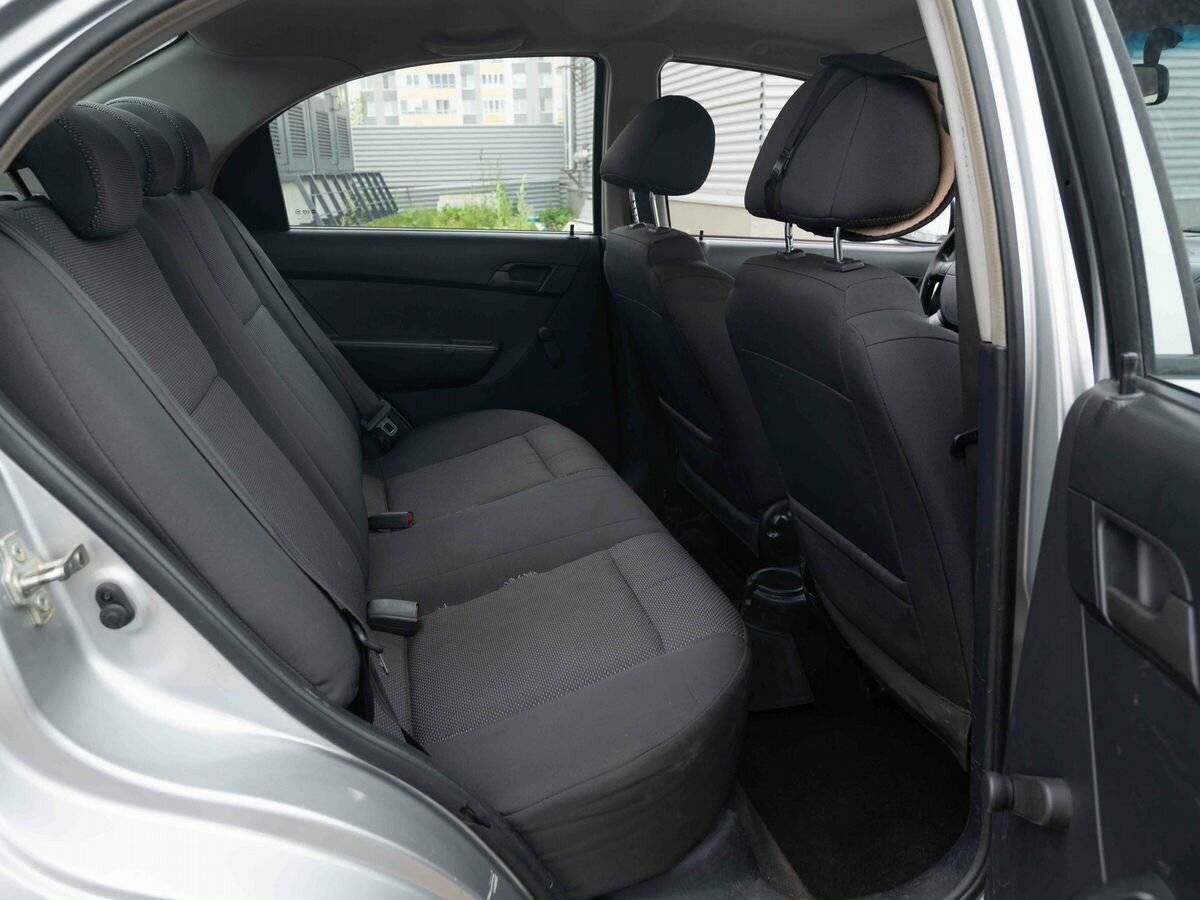 Chevrolet Aveo с пробегом — 2010 год. Фото: #9