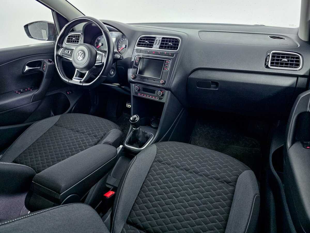 Volkswagen Polo с пробегом — 2018 год. Фото: #9
