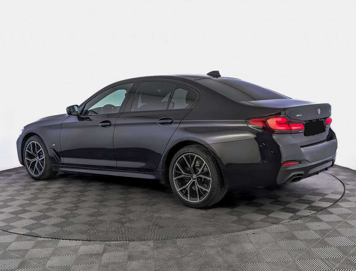 BMW 5 серии с пробегом — 2021 год. Фото: #4