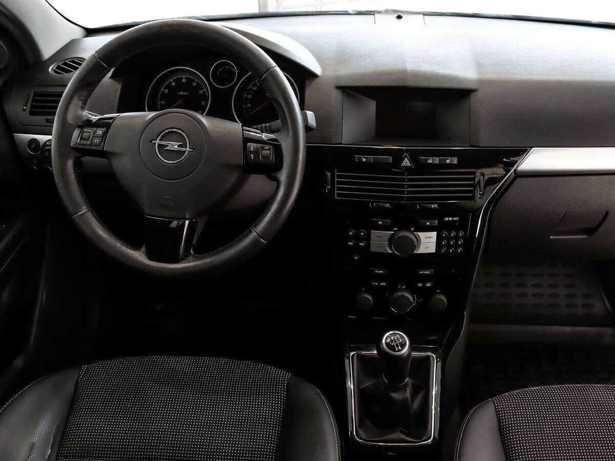 Opel Astra с пробегом — 2008 год. Фото: #11