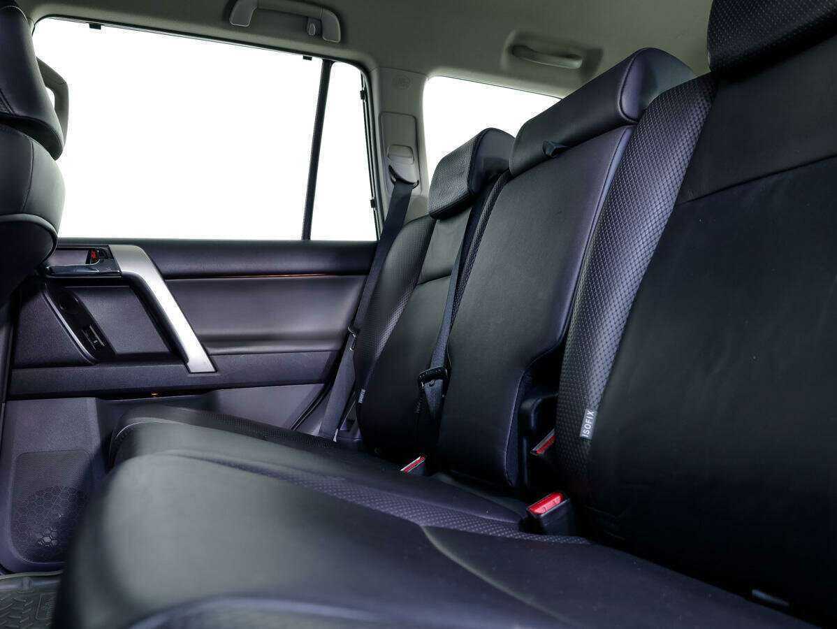 Toyota Land Cruiser Prado с пробегом — 2013 год. Фото: #8