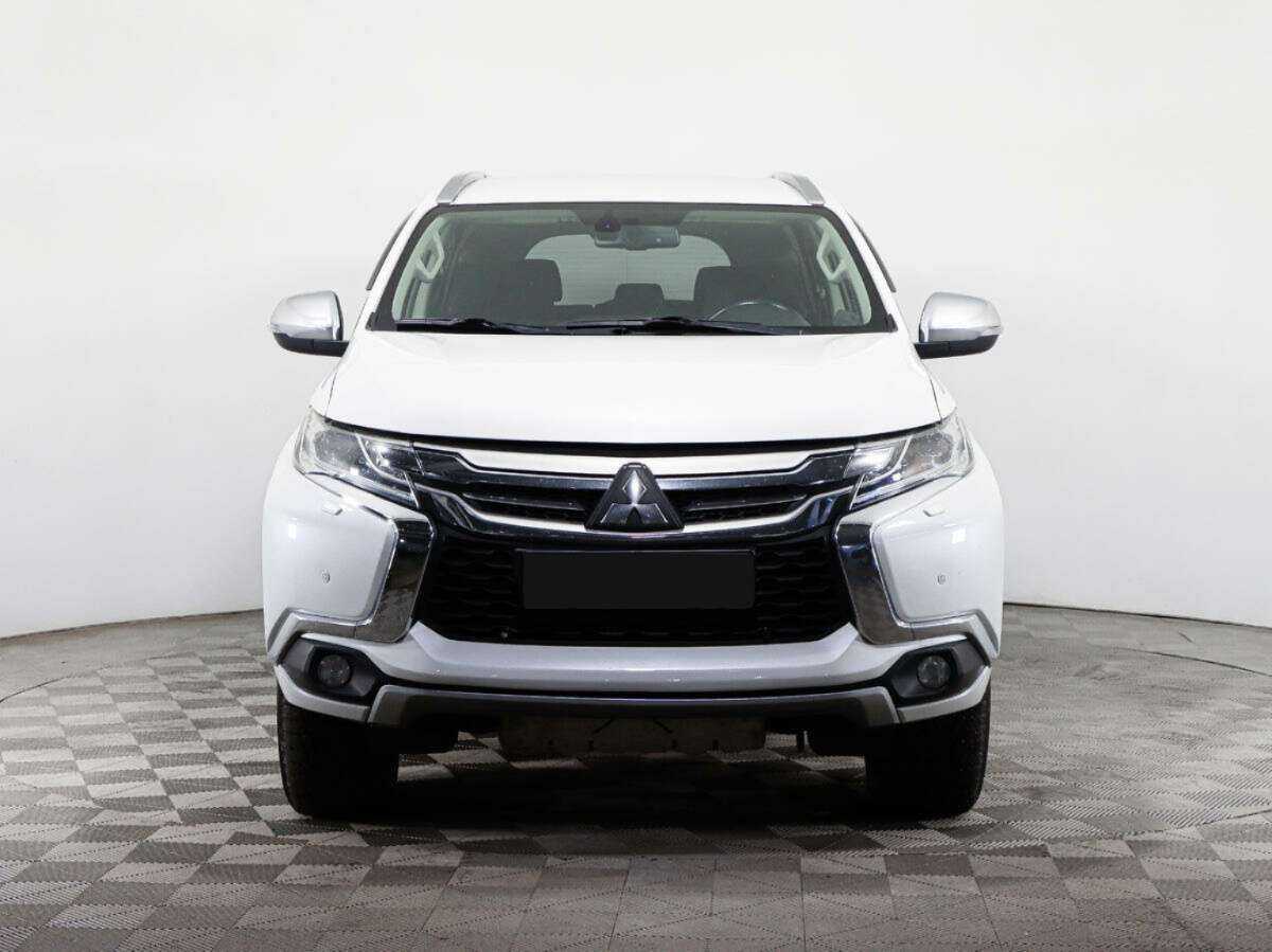Mitsubishi Pajero Sport с пробегом — 2019 год. Фото: #1
